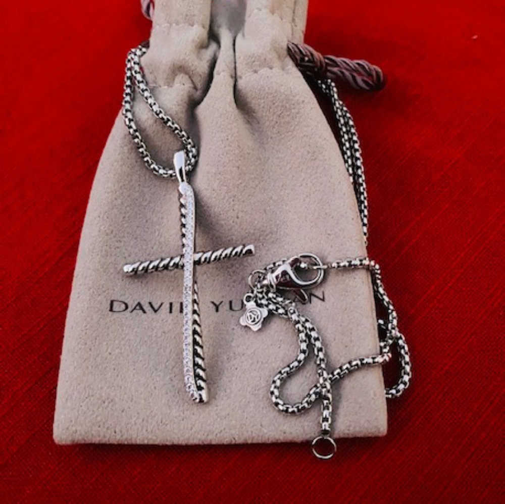 David Yurman 925 Sterling Silver Crucifix  Necklace